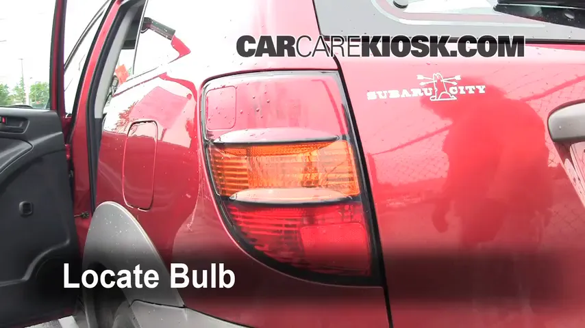 2008 Pontiac Vibe 1.8L 4 Cyl. Lights Turn Signal - Rear (replace bulb)